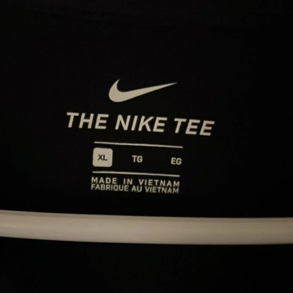 Mens limited edition Nike T-shirt size size XL - Picture 3 of 3